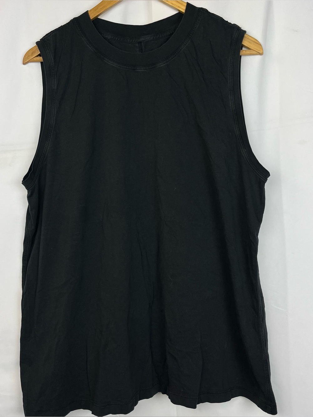 Lululemon White Muscle Tank Top Sleeveless Yoga Training Crew Neck Womens Sz 6